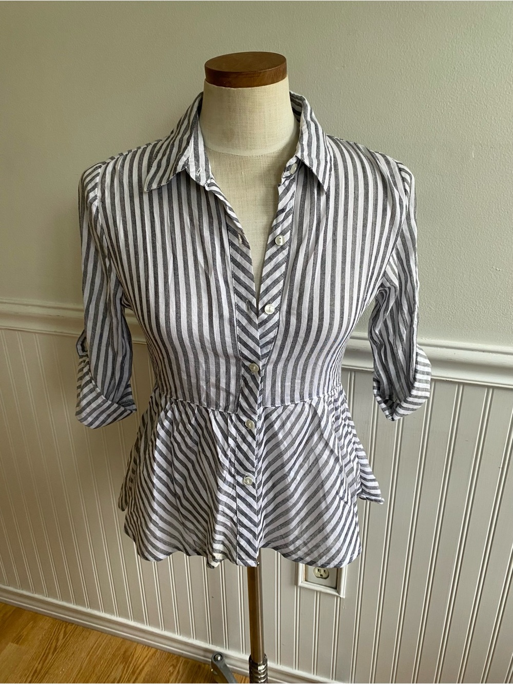 NWT Striped Peplum Button-Front Shirt - Gray/White